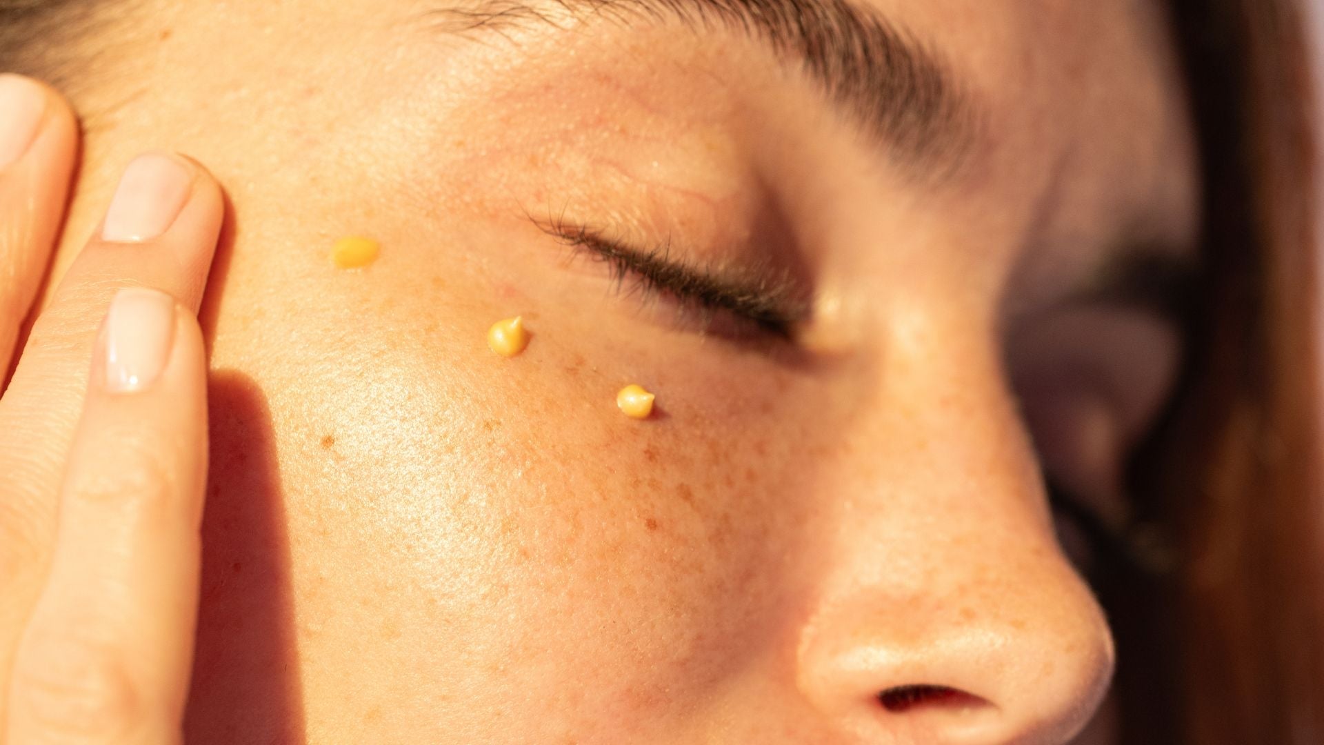 Cómo evitar las patas de gallo: todo sobre el contorno de ojos